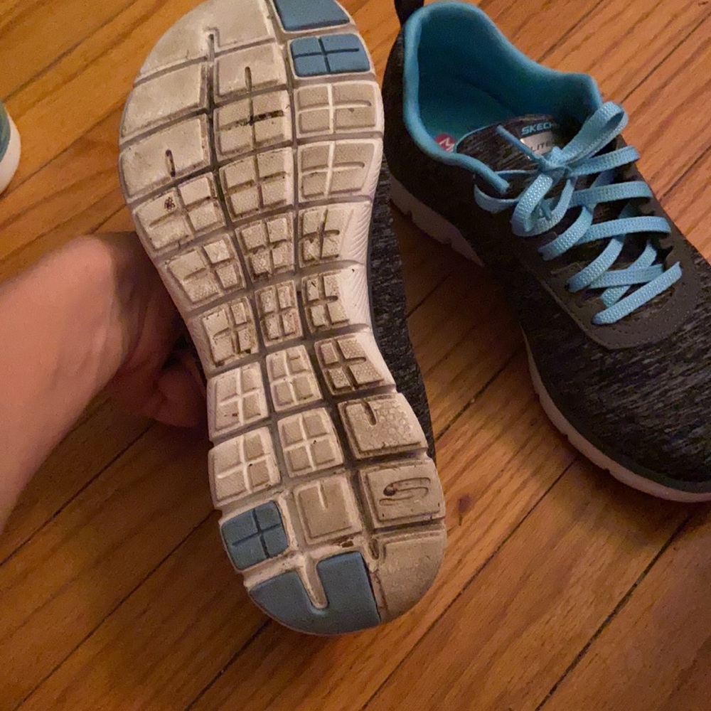 Sneakers - Picture 4 of 4
